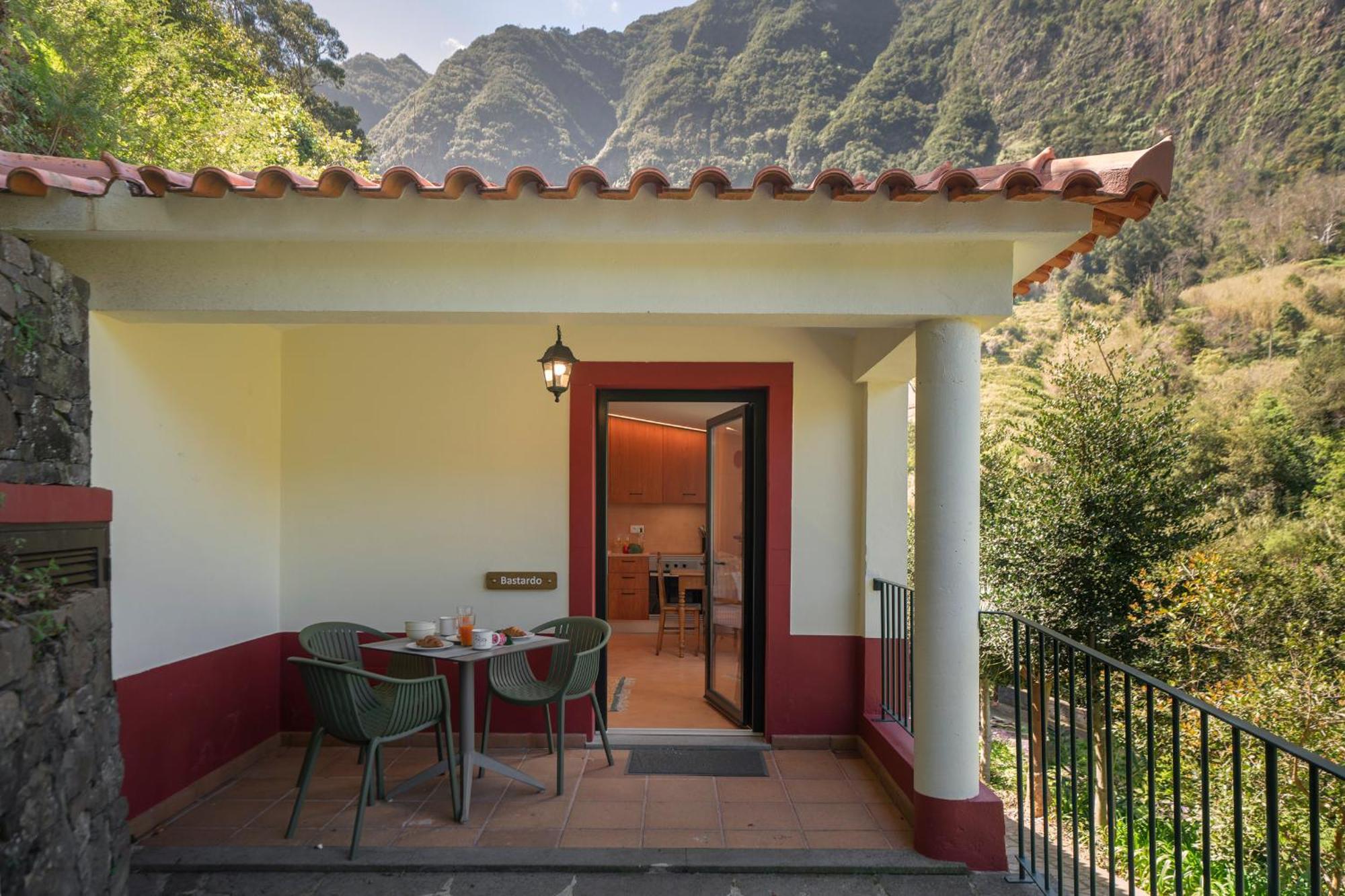 Casas Do Lanco By An Island Apart Sao Vicente  Bagian luar foto